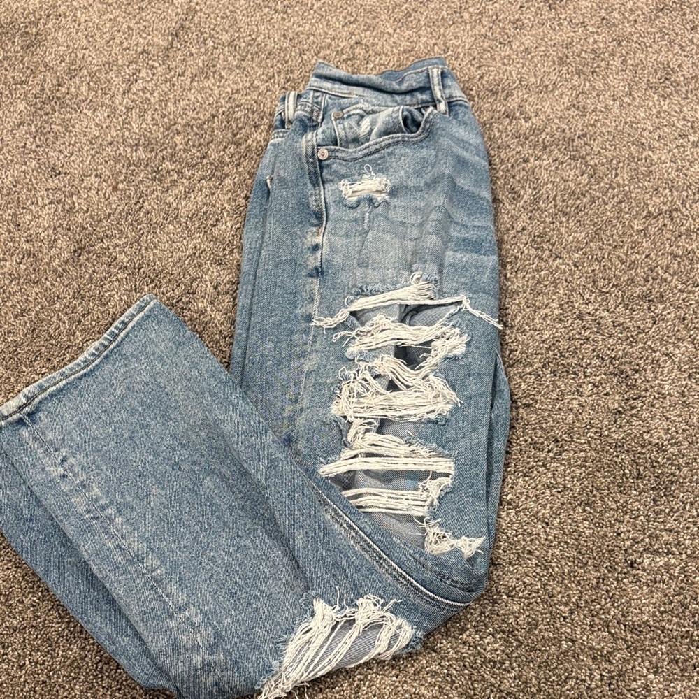 American Eagle Outfitters Light Blue Distressed Boyfriend Jeans